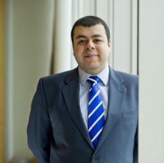 Azad Zangana, <a href='/aandeel/199-schroders'> Schroders </a>